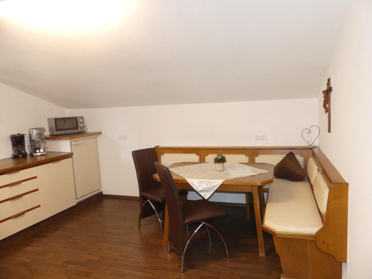 Apartment Fischer Tarrenz Bagian luar foto